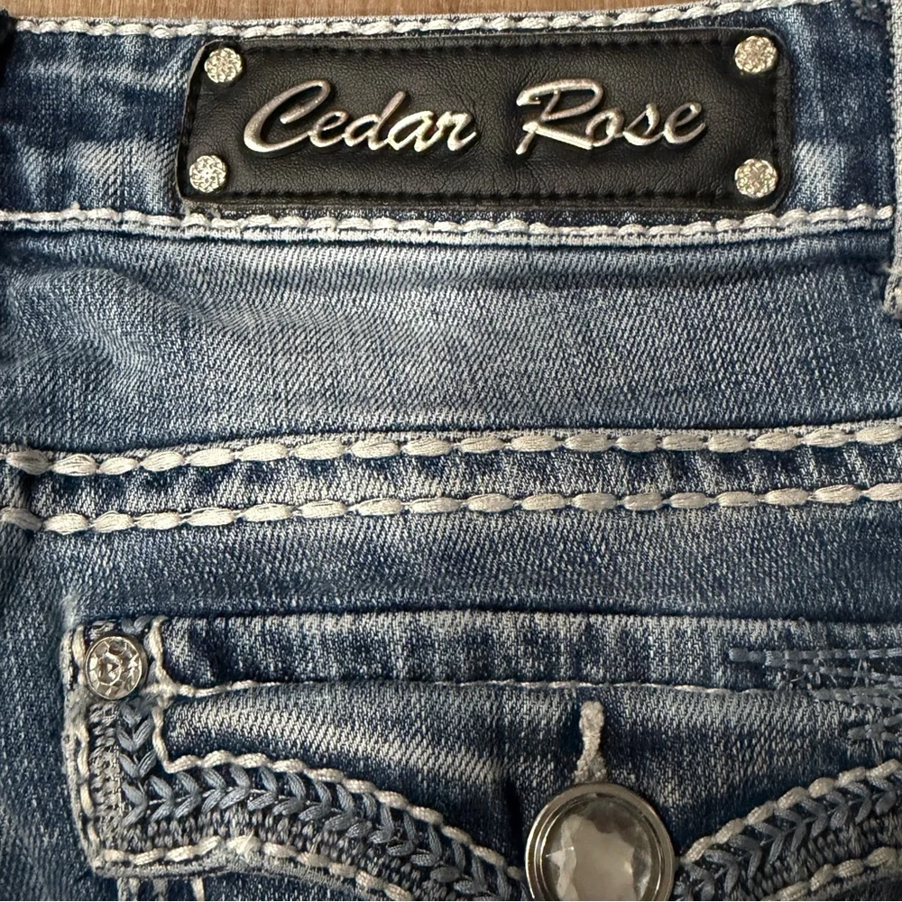 Cedar Rose‎ Cow Girl Jeans HZ5126 Women 29x24 Blue Bling Distressed Cut Offs - Picture 5 of 10